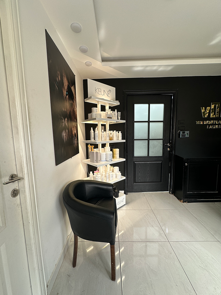 Corner Retail Space for Rent in High-Traffic Beauty Salon