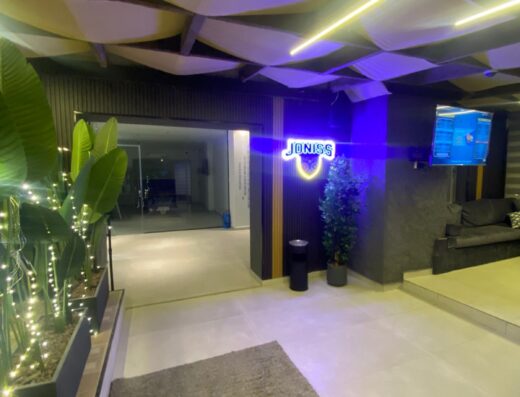 Indoor Corner Space | Joniss Center