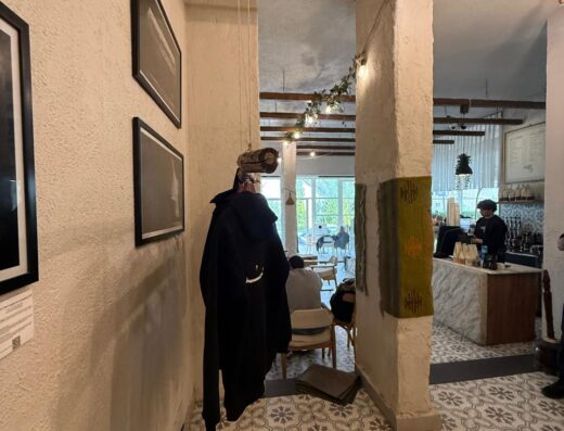 The Unconventional Indoor Space| Sina Coffee House